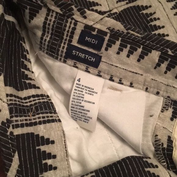 New American Eagle Midi Stretch Print Shorts 4 - Picture 3 of 5